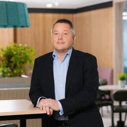 甲状腺外科成功实施高难度局部晚期甲状腺癌扩大根治手术