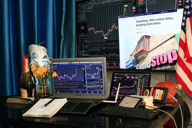 高盛首席策略师发出警告:美国股市可能低估关税影响,建议跨市场投资